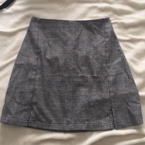 RARE BRANDY MELVILLE CARA SKIRT
